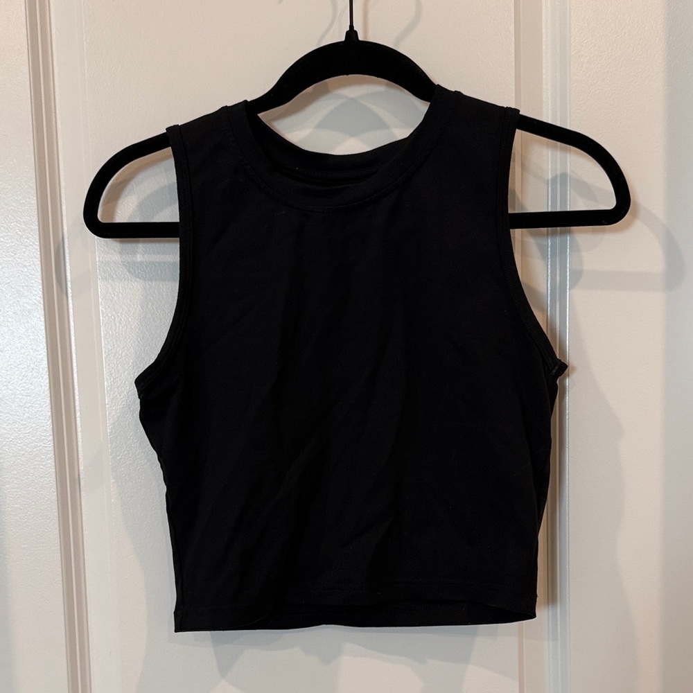 ZYIA Black Sleeveless Crop Tank